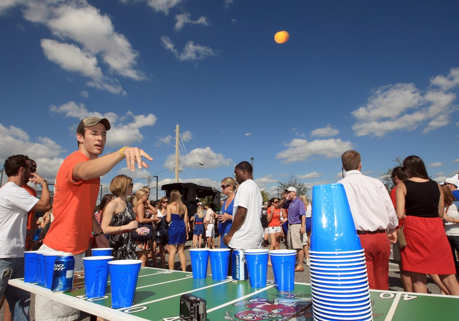 7 Best NFL Tailgates by Team - What is a Tailgate Party?